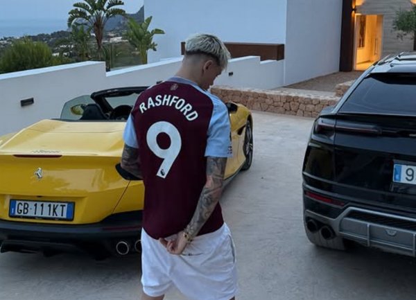 Wearing a master s jersey😡 British media: Manchester United is angry with Garnacho and may accept a 45 million offer