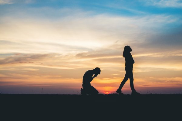 The mother asked her to serve her future parents-in-law again and shouted 