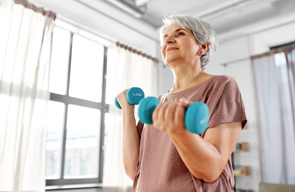 Control blood sugar and stabilize blood pressure! Detailed explanation of the benefits of long-term retraining: Why do you need weight training after you are 40?