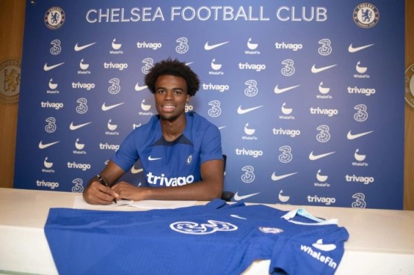 Desky: Chelsea hopes to sell Chuk Umeka immediately, Leipzig joins competition