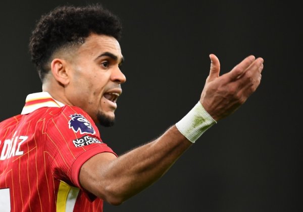 Reporter: Bayern & Liverpool hopes to reach Dias deal with about 70 million euros + floating