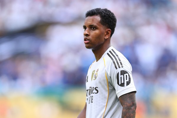 Richards: Arsenal s weakness is on the left side, signing Rodrigo can solve many problems