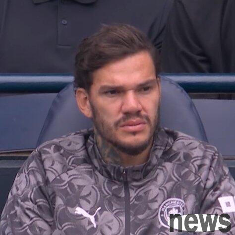 Trafford made a low-level mistake and gave a gift, Ederson on the bench face turned pale &Fourden already smiled