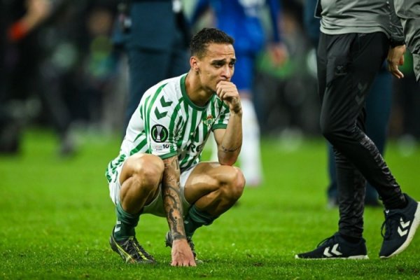 Reporter: Betis and Manchester United suspended negotiations on Anthony, and the two sides have not reached an agreement yet