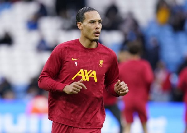 Former Southampton executive: Liverpool s private contact with Van Dijk angered us