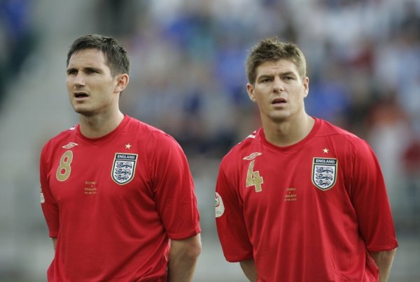 Gerrard: Liverpool made a big mistake in signings, choosing Diov instead of Anelka