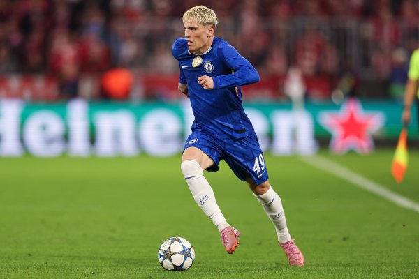 Sheringham: If I were on Garnacho s team, I wouldn t advise him to move to Chelsea