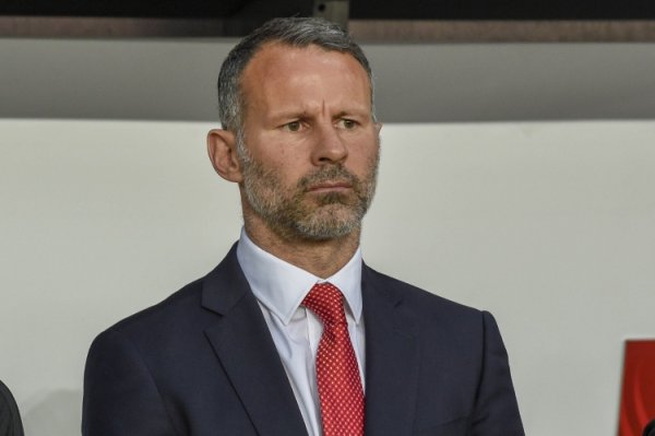 Giggs: I would rather see the traditional style of winger breaking through and delivering a cross, rather than a counter-attacking player cutting inside.