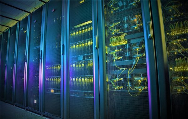 Power supply has become an AI bottleneck, Microsoft CEO Nadella: Chips can only be piled into inventory