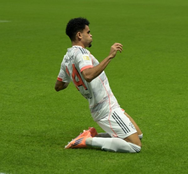 70 million blood profit? ! Dias had a double against Paris + a magic goal tonight, 11 goals and 5 assists in 17 games this season!