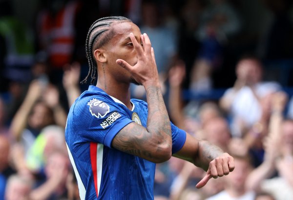 Pedro completed the milestone of 100 Premier League games, with Brighton scoring 19 goals in 58 games and Chelsea scoring 4 goals in 11 games.