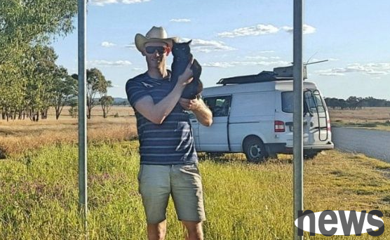 A man who quit his job and sold his belongings to love cats