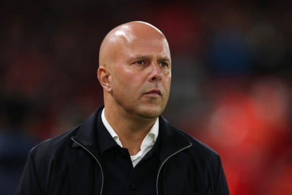 Romano: Liverpool are not considering sacking Slott and are not in contact with other coaches